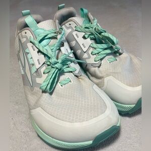 Women’s Altra Lone Peak 7 - Size 8.5